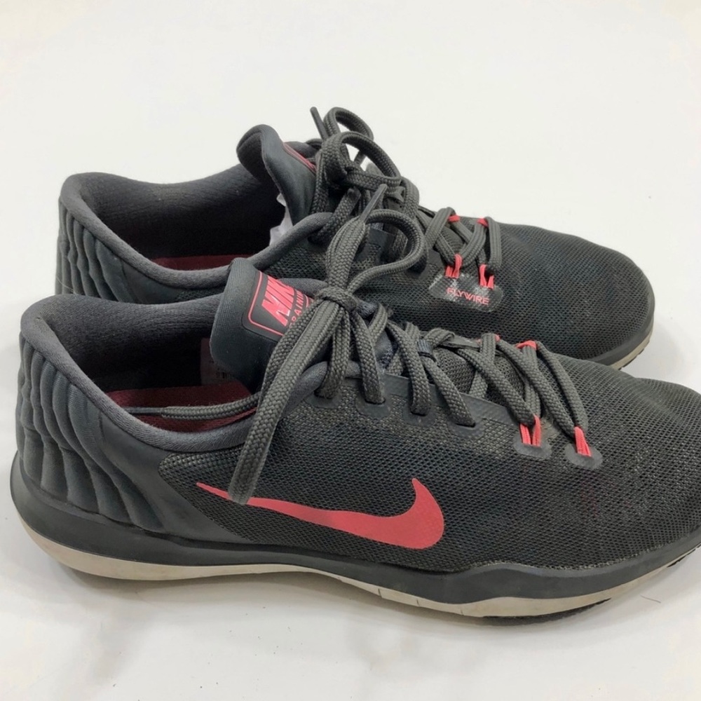Nike Flex Supreme TR5 Gray/Pink Sneakers Size 9.5W